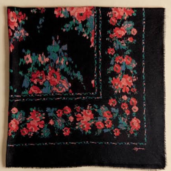 Sezane Pio Scarf - Helin Print NWT - Picture 5 of 7